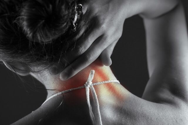 qikisol and remedies for text neck and pain through integrated manual therapy and acupressure 
